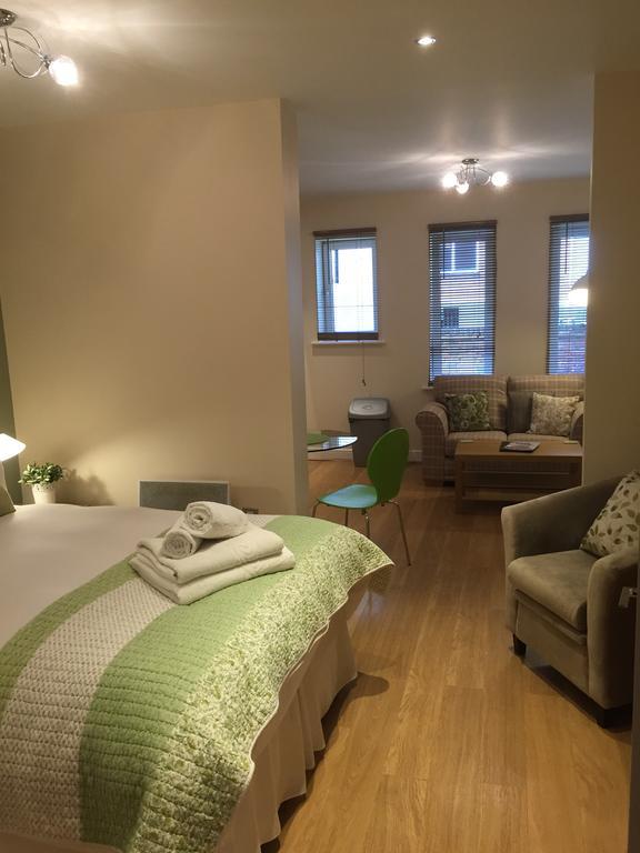Number 10 Serviced Apartment - City Center Southampton Exterior photo